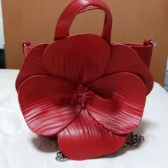 赤い花のショルダーバッグ