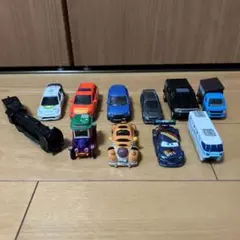 ミニカー 12台セット　トミカ　カーズ　ティガー　その他