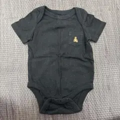 GAP 黒いキャラクター刺繍ロンパース
