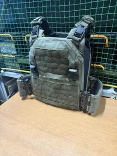 ロシア軍　実物emerald defender 2 ボディアーマー ロシア軍 実物emerald defender 2 ボディアーマー - メルカリ