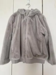 GU グレー フード付きファージャケット