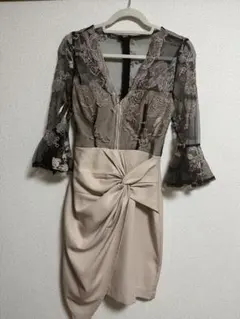 〖未使用〗刺繍☆タイトミニドレス