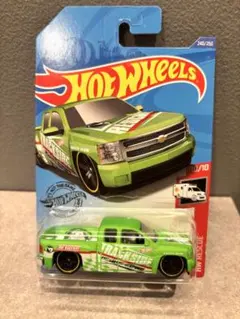 ホットウィール CHEVY SILVERADO トレジャーハント