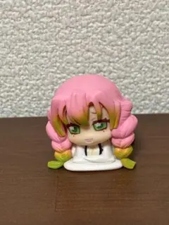 鬼滅の刃　甘露寺蜜瑠　フィギュア　ガチャガチャ　おねむたん