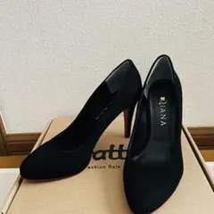 ブラックパンプス