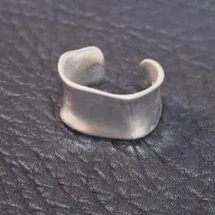 洗練ヴィンテージ風 シルバー925リング 抜け感 太めカーブリング つや消し