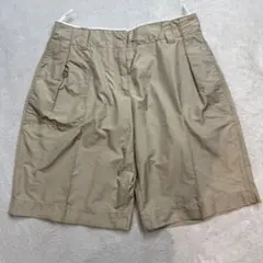 プラダPRADA 2007年　光沢ありショートパンツ　ベージュ　Mサイズ　美品のサムネイル