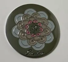 ゲラン (Guerlain) ⭐️ノベルティ　コンパクトミラー　花びらモチーフのサムネイル