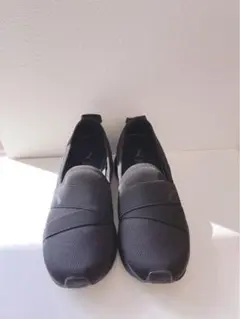 PUMAスニーカー プラウルEASE IN BLACK 23.5