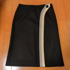 タイトスカート 黒 フロントストライプ ボタン付きのサムネイル