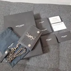 SAINT LAURENT PARIS チェーンウォレット 折り財布のサムネイル