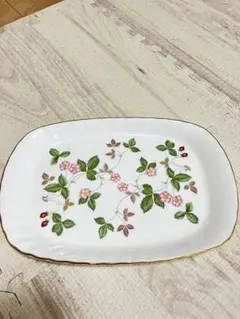 ウェッジウッド　ワイルドストロベリー　スパイラルトレイ