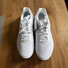 新品タグ付き　NIKE ナイキ　レボリューション6 NN 23.5 ホワイト　白