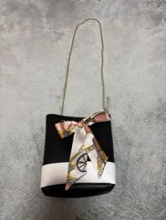 リボン付き黒白ショルダーバッグ 肩掛け