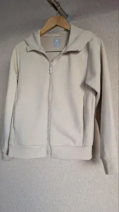 UNIQLOベージュ フルジップ フード付きパーカー　160cm