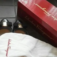 フェラガモ 黒パンプス 美品