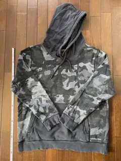 Under Armour 迷彩柄パーカー　2XL