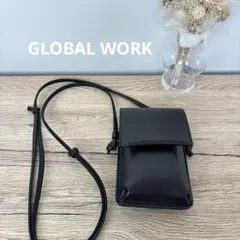 GLOBAL WORKグローバルワーク　スマホショルダー小銭入れ カード入れ付きのサムネイル