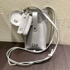【雑誌付録】GAP シルバー スマホショルダーバッグ