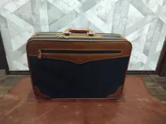 Item thumbnail for item 70823d74-c811-442b-aacb-15f087df533f