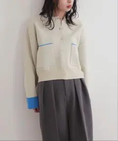クリーム色と青色のニットカーディガン LIAN