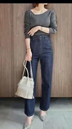 センタープレスストレートジーンズ