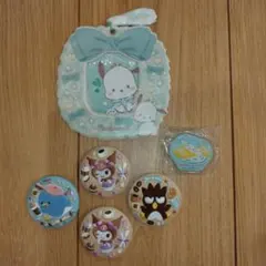 サンリオキャラクターのグッズセット（カードケース、缶バッチ、クリップ）