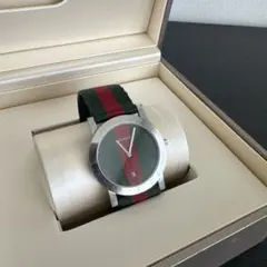 Gucci アナログクォーツ 腕時計 シルバー/レッド