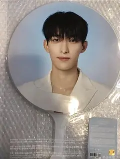 2025年最新】seventeen うちわ ドギョムの人気アイテム - メルカリ