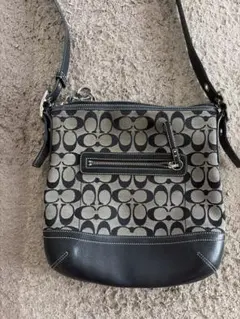 COACH コーチ　シグネチャー　キャンバス　ショルダーバッグ　斜め掛け