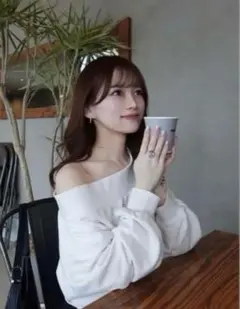 オフショルダー スウェット