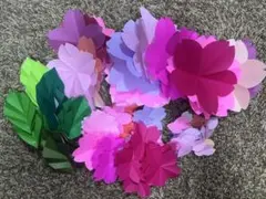 ハンドメイド　折り紙　壁面　入学式　カラフル桜花びら（大中小）計60枚 葉25枚