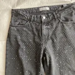 ザラ　ZARA スタッズ装飾 デニムパンツ ブラックのサムネイル