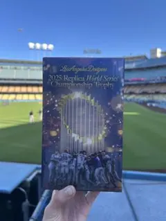 LA Dodgers 優勝トロフィーレプリカ2024 World Series - メルカリ