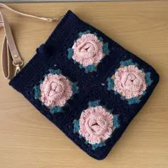 薔薇モチーフ　ミニショルダーバッグ　 サコッシュ　かぎ針編みのサムネイル