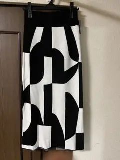 【新品】ヤマダヤAga 幾何学柄のニットスカート