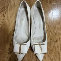 Salvatore Ferragamo パンプス ホワイト 36ハーフのサムネイル