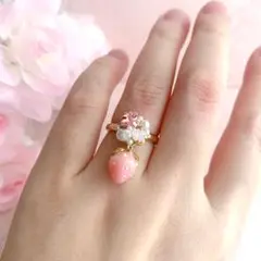 【B品】お花ビジューとピンクいちごのリング