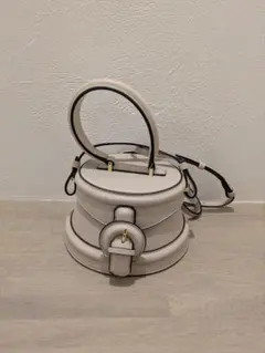 【お値下げ】olu.ショルダーバッグ　ラウンドレトロボックスバッグ