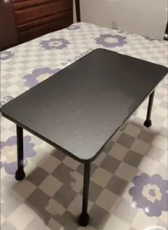 黒の長方形テーブル