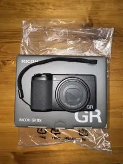 RICOH GR IIIx コンデジ　shot数2396 付属品、箱あり