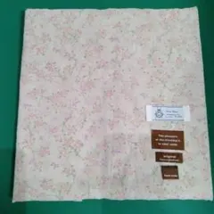 シフォン　フロッキー　フラワー柄の生地 ＆　タグ