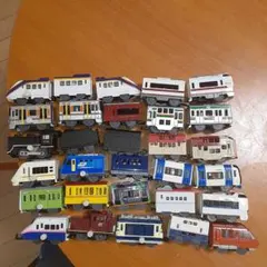 カプセルプラレール　30両セット　ガチャ　電車　まとめ売り