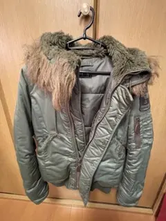 目立つ汚れ有！最終値下げ！ヒステリックグラマー　ダウンジャケット　レディース