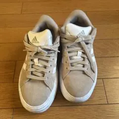 adidas グランドコート プラットフォーム ベージュ スニーカー　24.5
