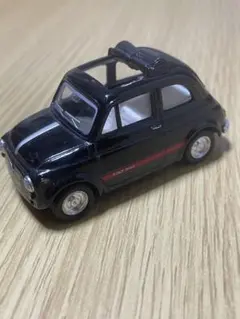 FIAT 500 ミニカー 黒色 オープンルーフ　チョロQのサムネイル
