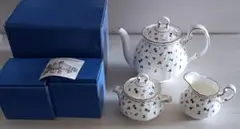 ノリタケスタジオコレクションティーセット 日本製 白地 青い花模様