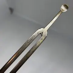 081406 アンティーク　金工　燻銀色　シンプル　松葉型　かんざし