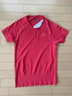 アシックス asics 2012A362 シームレストップ Mサイズ　赤レッド