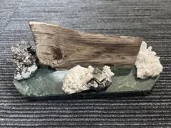 【鑑賞石】珪化木（木化石）＆ 水晶 クラスター 原石 置物（横幅26cm） 鑑賞石】珪化木（木化石）＆ 水晶 クラスター 原石 置物（横幅26cm